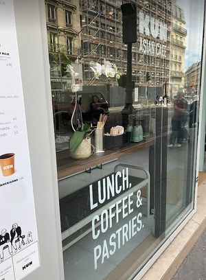  at Kun Café in Paris