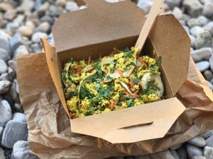Takeaway bulger and curried tofu salad at Green Bear Coffee - La Canebiere in Marseille