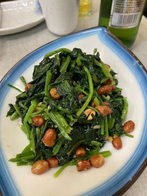 Spinach and peanuts butter  at Xiàn Bǐng Lǎo Mǎn (wàngjīng diàn) in Beijing