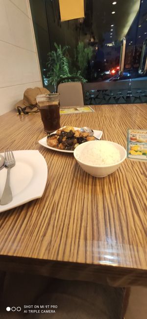 Chicken ginger with rice and Chinese tea at Yuet Sum Hin 悦心轩 in Kuala Lumpur