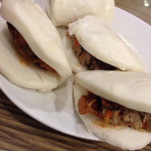 vegetarian burger at Yuet Sum Hin 悦心轩 in Kuala Lumpur