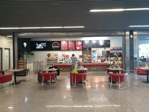 L at KRK - Jet Bistro in Balice