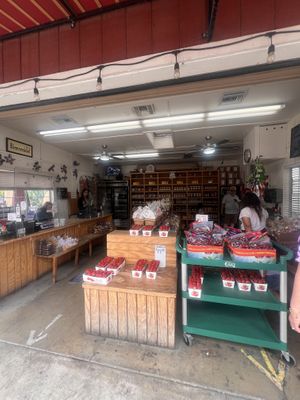 The checkout and front part of the market  at Francisco's Fruit Stand in Fillmore