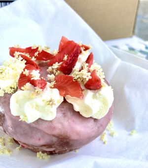 Pink Lemonade Donut  at CAOS - O Futuro É Vegetal in Lisbon