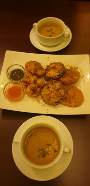Pakora mit gratis Vorspeisen Suppe at Govardhan in Cologne