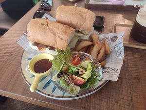 Humus Sandwich at Toivoa Coffee Roasters 咖啡烘焙商 in Taichung