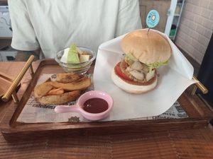 Truffle Burger at Toivoa Coffee Roasters 咖啡烘焙商 in Taichung