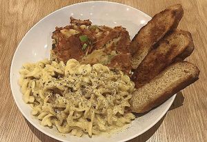 Lasagna and mac & cheese at The Loaded Bowl in Oklahoma City