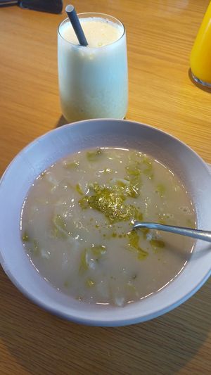 Sopa couve e feijão branco at Rossio Restaurante Bar in Torres Novas