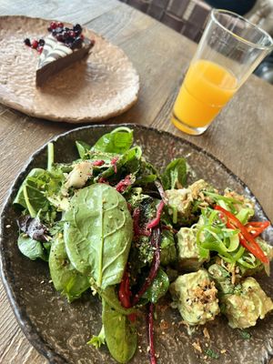 Lunch  at Honest Greens in Porto