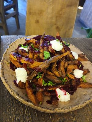 Sweet potato fries at Honest Greens in Porto