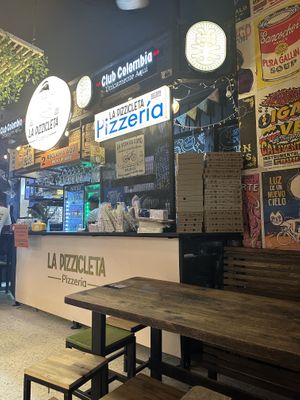   at La Pizzicleta in Cali