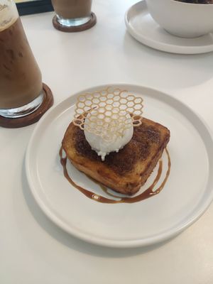 Vegan honey toast at Zoey's vegan by CANES in Bangkok