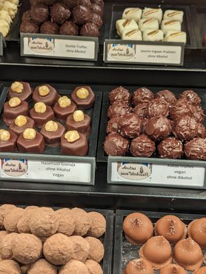 Chocolates at Anitas süsse Werkstatt in Spiez