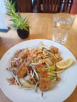 Vegan Phad Thai Tofu at BuiVien Street in Vienna