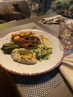 Piatto con mezzeh   at Le Mille e Una Notte in Trieste