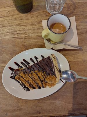 Chocolate pie & espresso at Lola Rosa - Milton in Montreal