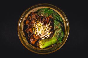 私たちの麻婆豆腐ラーメン。野菜添えて。 at Susuruka, Susuranka (Shinsaibashi Branch) - すするか、すすらんか。心斎橋 in Osaka