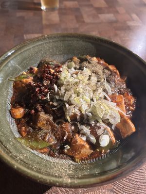 Vegan tofu and rice bowl. Very large, very spicy   at Susuruka, Susuranka (Shinsaibashi Branch) - すするか、すすらんか。心斎橋 in Osaka