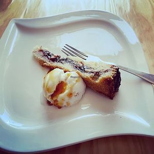 Crostata  with vegan ice cream at Home Restaurant Ionontimangio in Sassari