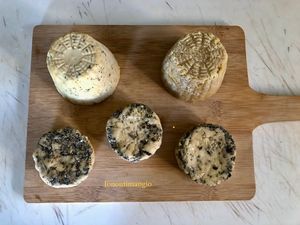 Vegan cheese “ parmigiano “ and many with spices. at Home Restaurant Ionontimangio in Sassari