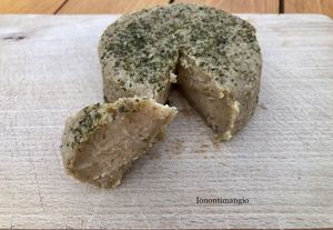 Vegan cheese  at Home Restaurant Ionontimangio in Sassari