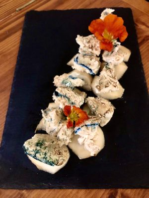 My cheese vegan with pears and vinaigrette   at Home Restaurant Ionontimangio in Sassari