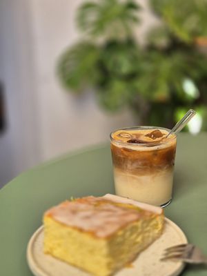 Zitronenkuchen & Iced Latte at Nautilus Kaffeerösterei in Schorndorf