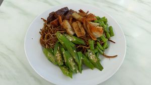 Selection of noodles, ocra, beans and 3 kinds of soy products at Heavenly Taste Vegetarian - 天味素食 in Central Singapore