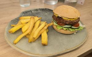 Vegan burger at Manduca in Barcelona