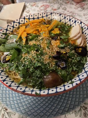 Oriental soupnds  at Estamos Sembrados in La Herradura