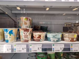 Chocolate mousse etc at Vivo Naturkost in Husum