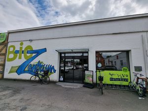 Front & entrance at Vivo Naturkost in Husum