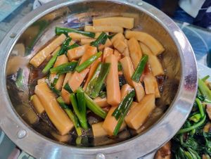 tofu at Cái Wō Wō Bèn Gōngjī Sichuan Restaurant - 财窝窝笨公鸡川菜馆 in Tekes County