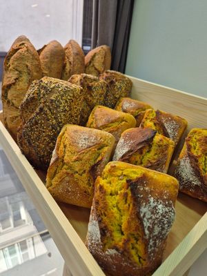 Pains spéciaux at La Mauvaise Herbe in Paris