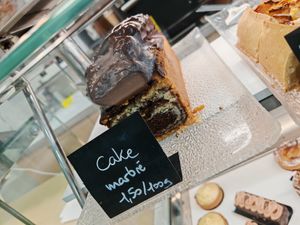 marble cake at La Mauvaise Herbe in Paris