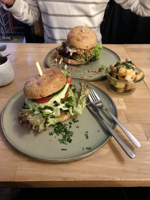 Vegan burgers 🍔   at HappenPappen in Hamburg