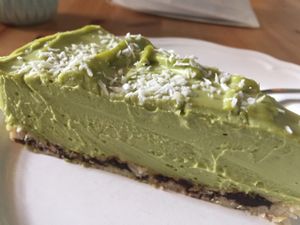 avocado cake at HappenPappen in Hamburg
