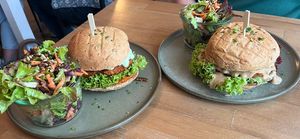 Mr Watson, Peanut Paradise und Beilagen Salate  at HappenPappen in Hamburg