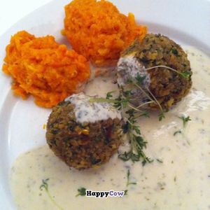 Grünkern Klößchen at HappenPappen in Hamburg