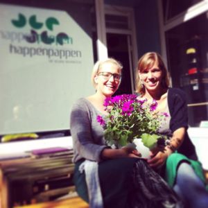 Cathy and Anna at HappenPappen in Hamburg