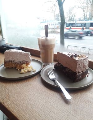 Apple & Chocolate Cake 🍎🍫🍰 at HappenPappen in Hamburg