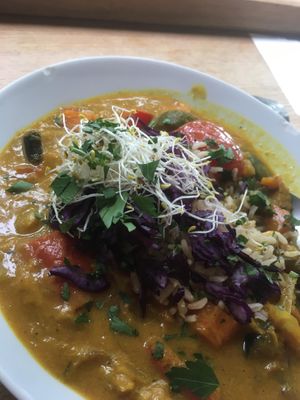 Vegetable curry 9€ at HappenPappen in Hamburg
