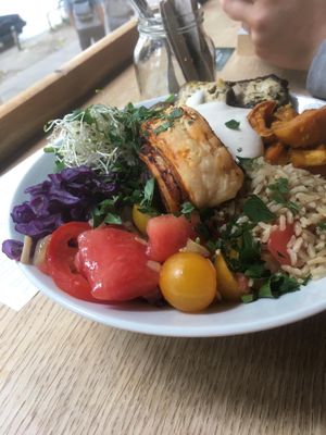 Salad bowl 12€ at HappenPappen in Hamburg