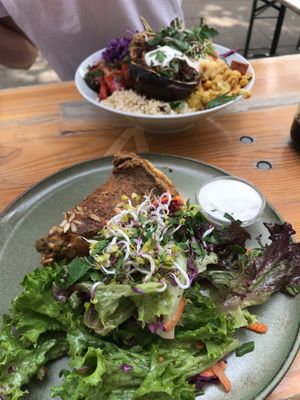 Super tasty quiche and bowl! at HappenPappen in Hamburg