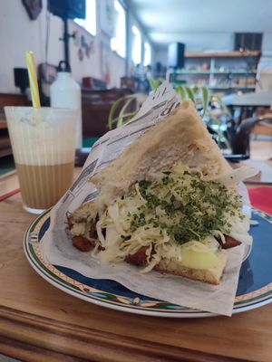 Vegan gyros and iced coffee with vanilla ice cream at Café Mau Mau in Nideggen