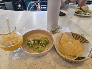 Guacamole and chips at MEX - Vuela Carmela - T2 in Mexico City