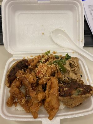 Mega huge portion for $4.20😅 can share between 2 pax   at Eight Immortals Vegetarian 八仙素食园 - Jurong E in West Singapore