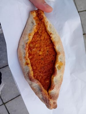 Mini pide at Oses Cigköfte in Aalen