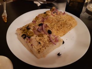 Focaccia at La Mandragora in Valencia